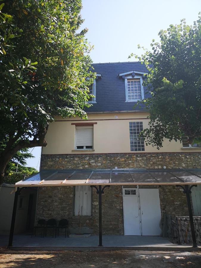 Residence De La Republique Bessancourt Buitenkant foto